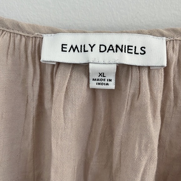 Emily Daniels blouse - Picture 3 of 6